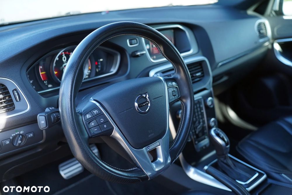 Volvo V40 T4 Geartronic RDesign - 19
