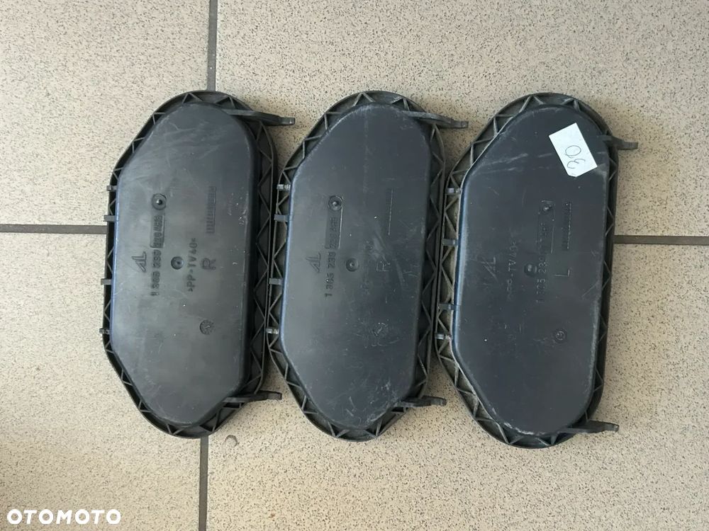 VW T5 ZAŚLEPKA REFLEKTORA DEKIELEK LAMPY LEWY 1305239227 1305239228