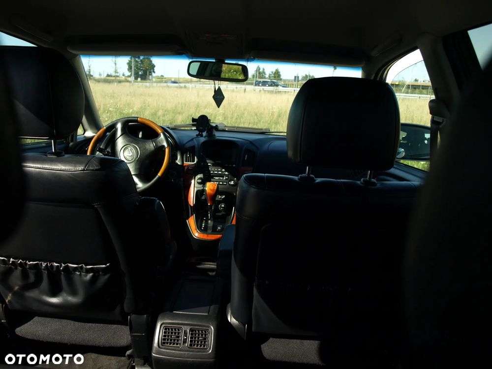 Lexus RX - 9