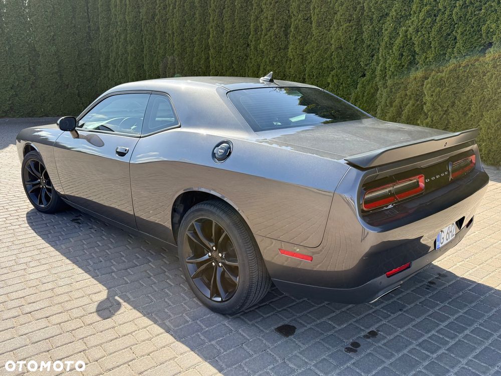 Dodge Challenger - 14