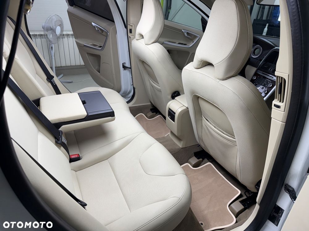 Volvo XC 60 DRIVe R Design - 10