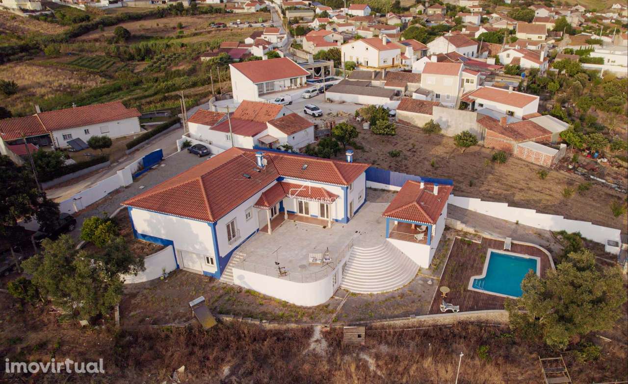 Quinta Equestre Única, T4+1 | 10 Boxes, Piscina, a 1h de Lisboa. - Grande imagem: 2/36