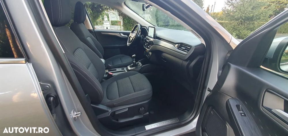 Ford Kuga 1.5 EcoBoost 2x4 Titanium - 32