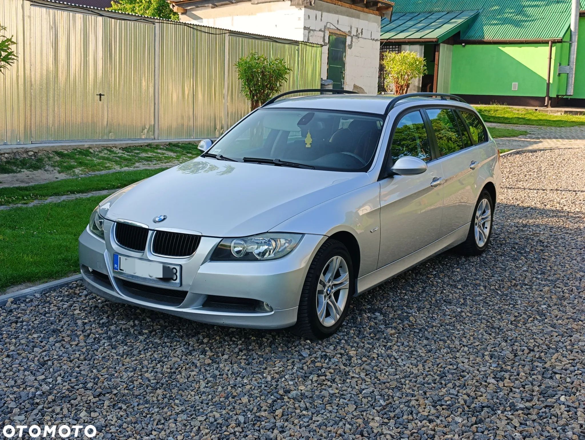 BMW Seria 3 318i Touring - 1
