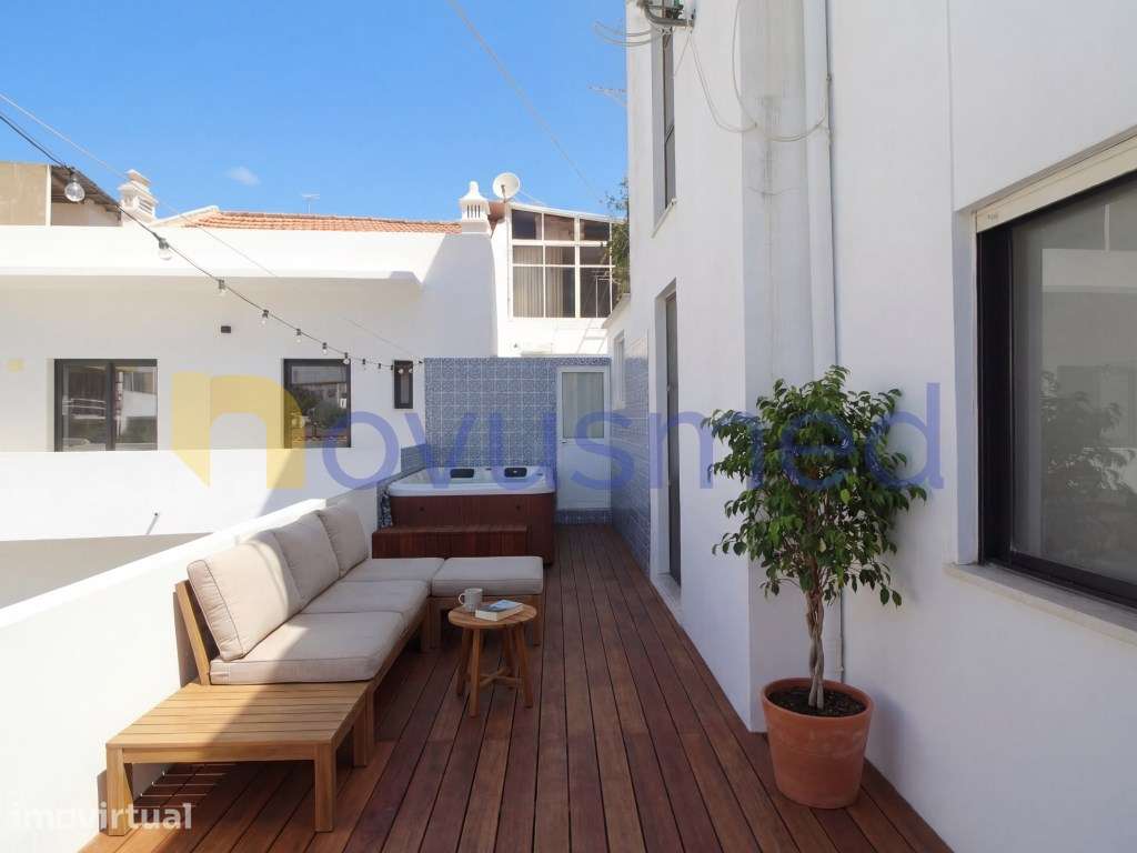 Apartamento T3 para renovar no Centro de São Bartolomeu de Messines - Grande imagem: 5/44
