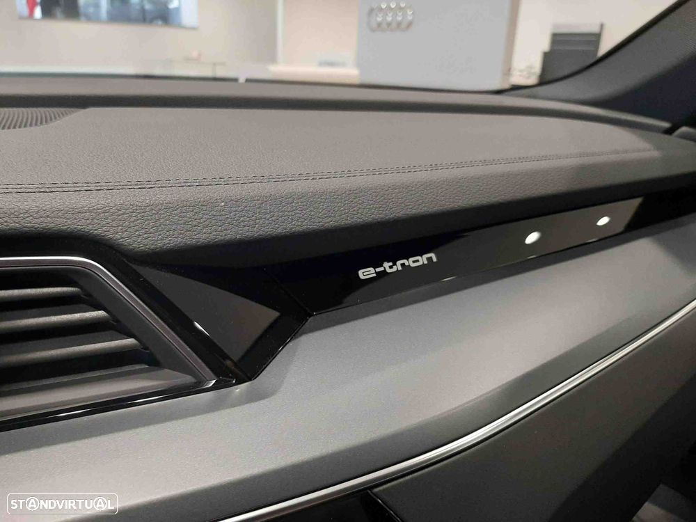 Audi e-tron 55 quattro - 14
