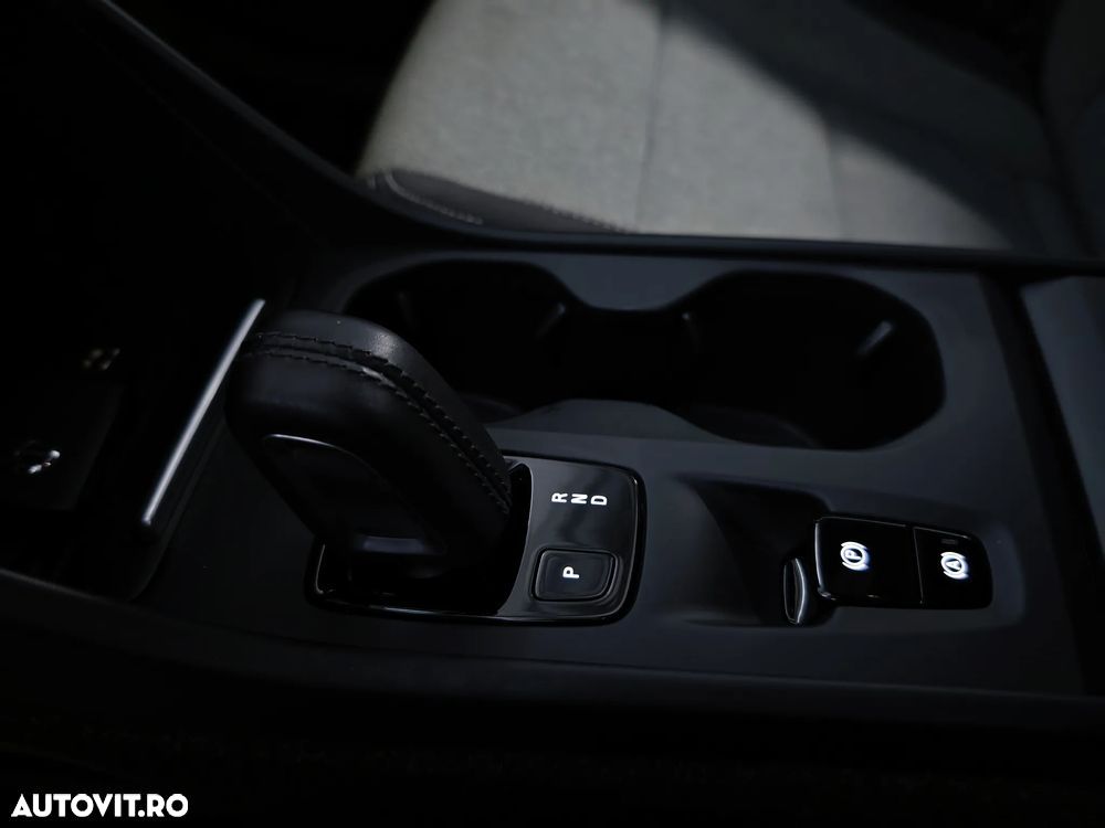 Volvo XC 40 T2 AT8 Momentum - 12