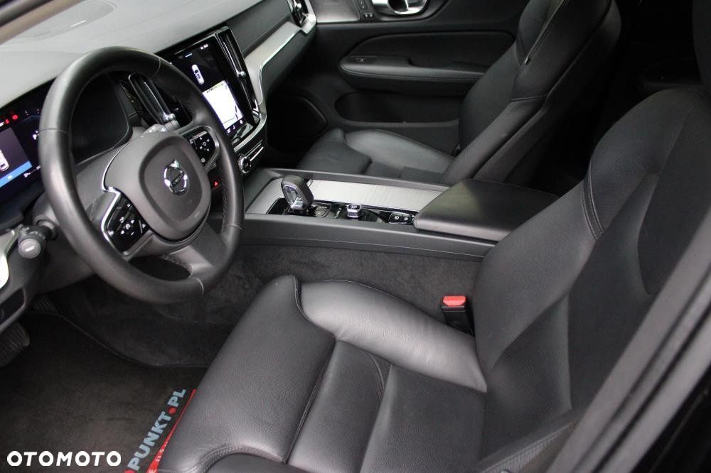 Volvo V60 Cross Country - 12