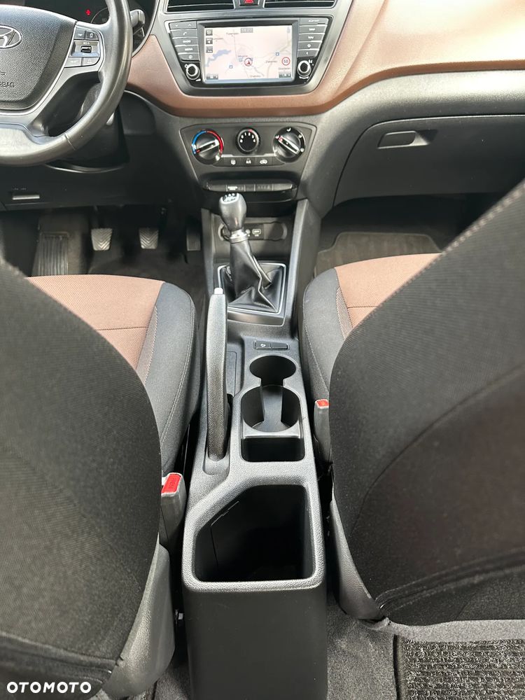 Hyundai i20 1.2 Elegant - 23