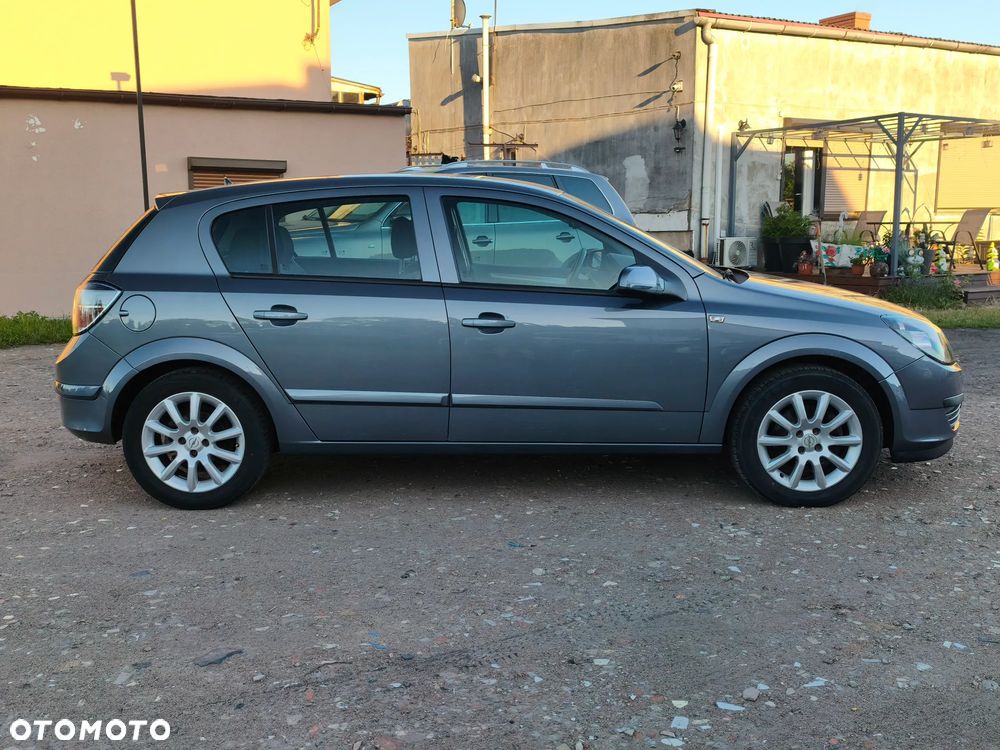 Opel Astra 1.6 Sport Easytronic - 8