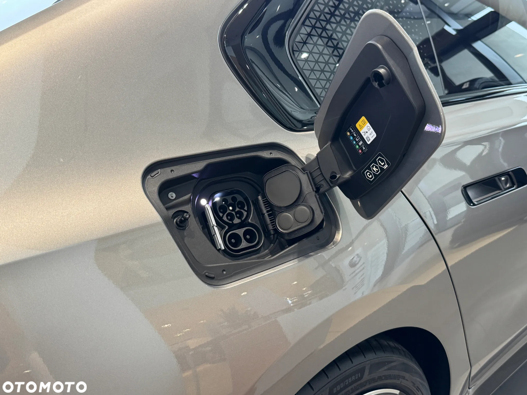 BMW i7 xDrive60 - 12