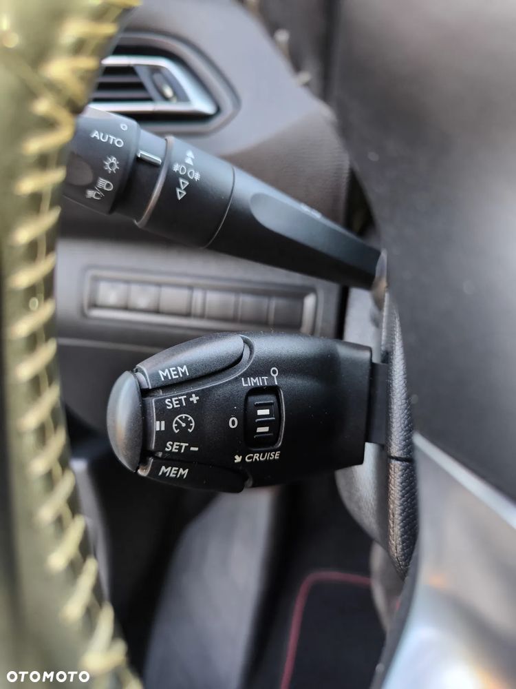 Peugeot 308 1.6 BlueHDi Allure S&S EAT6 - 15