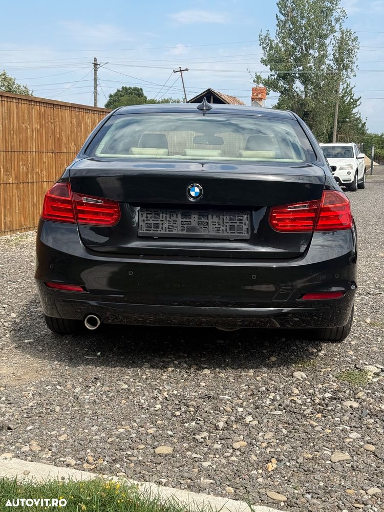 BMW Seria 3 320d Efficient Dynamic Edition Aut. Luxury Line - 13