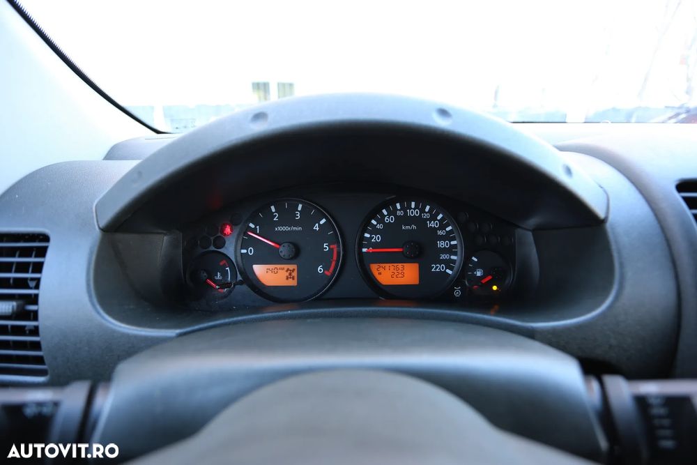 Nissan Navara 2.5 dCi Double Cab XE - 10