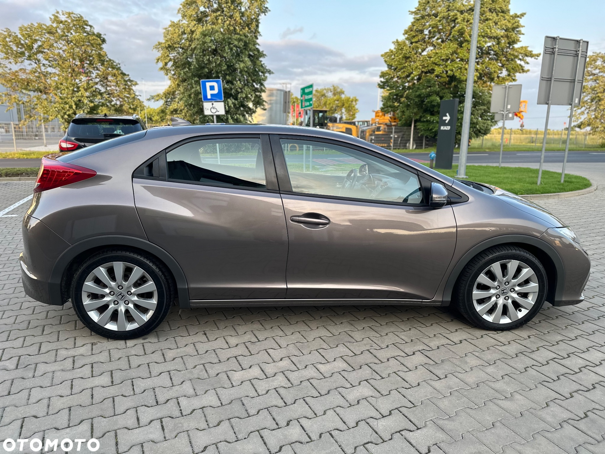 Honda Civic 1.8 i-VTEC Sport - 8