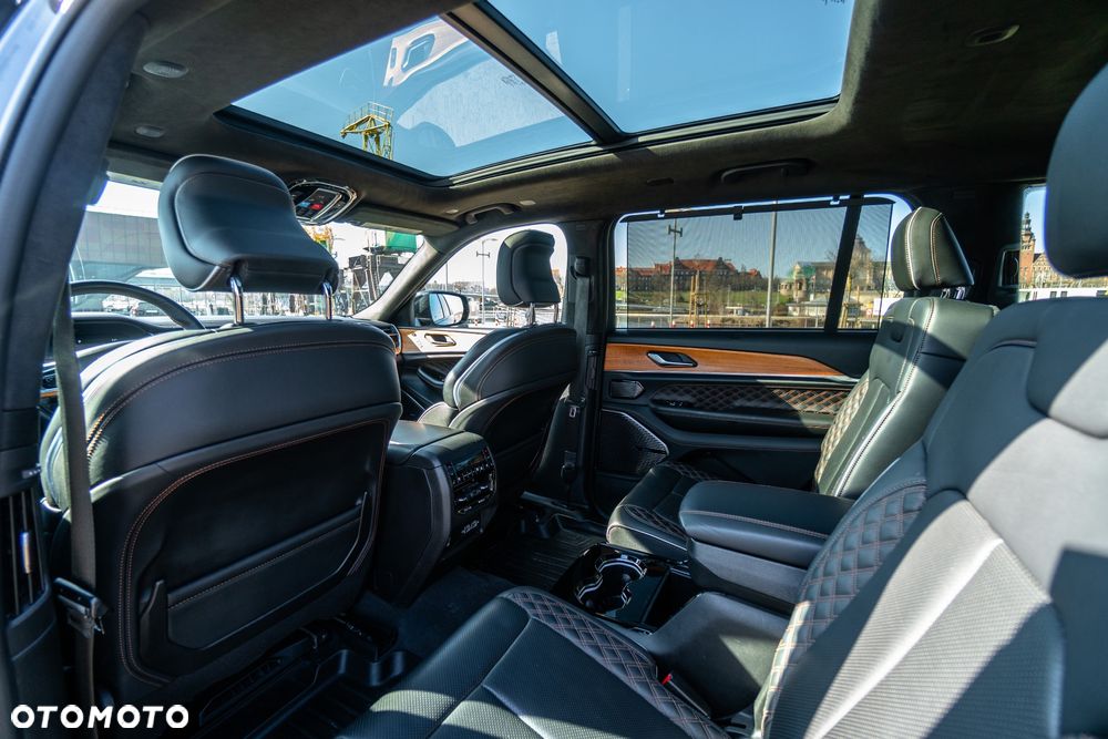 Jeep Grand Cherokee 5.7 V8 HEMI Summit - 39