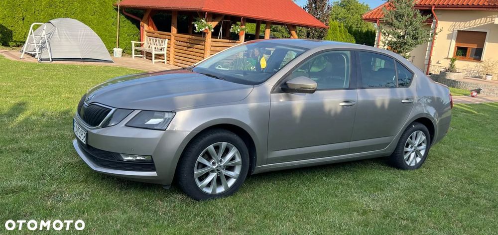 Skoda Octavia 1.6 TDI DSG Ambition - 2