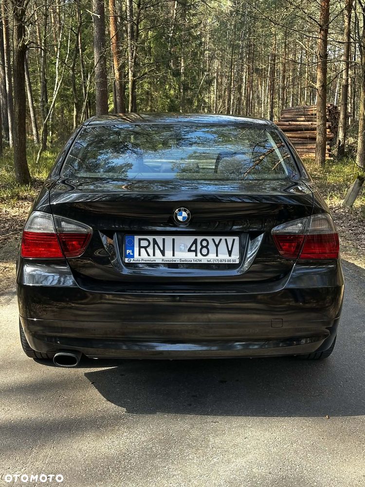 BMW Seria 3 318d DPF - 3