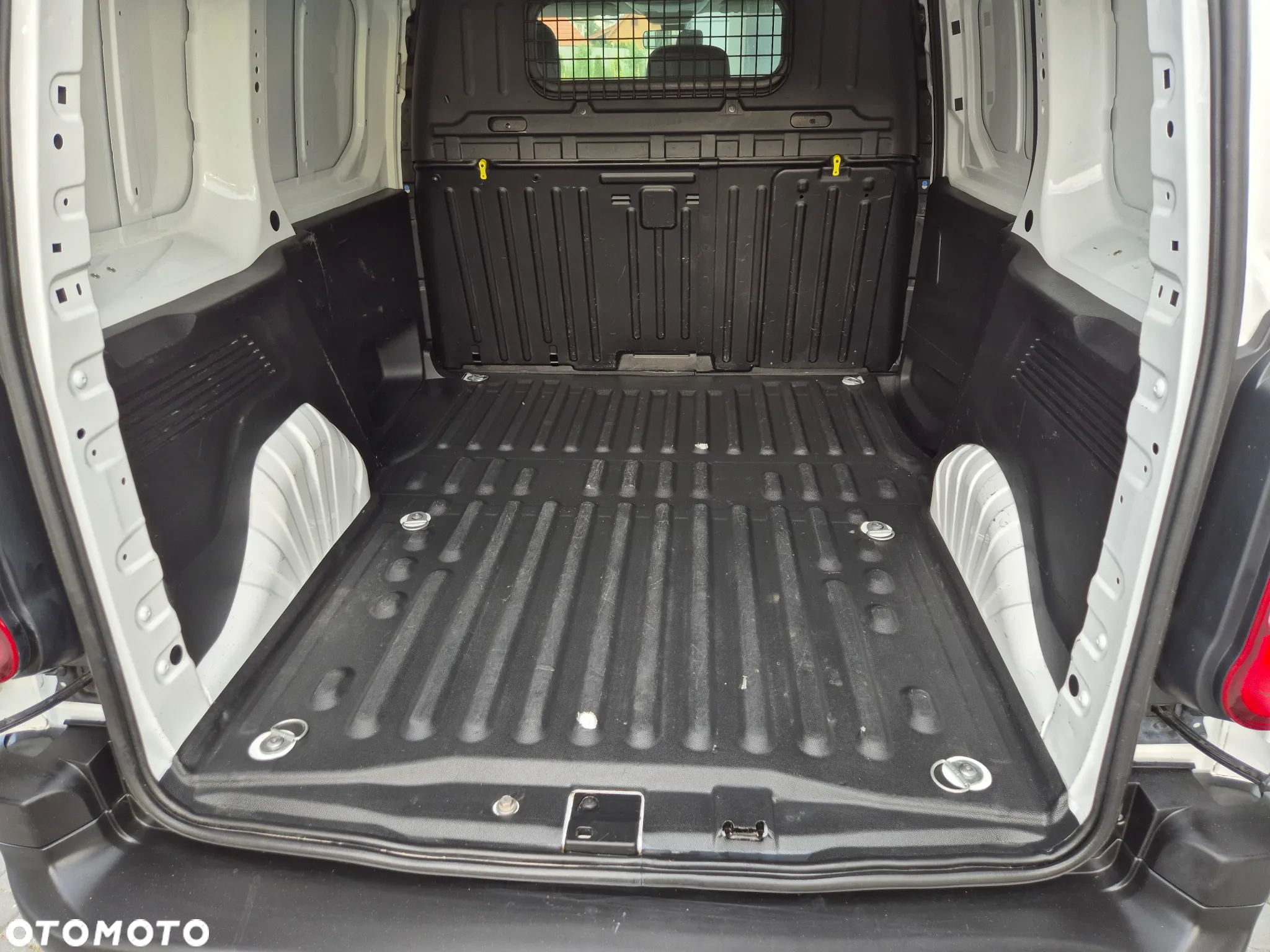 Citroën BERLINGO - 8