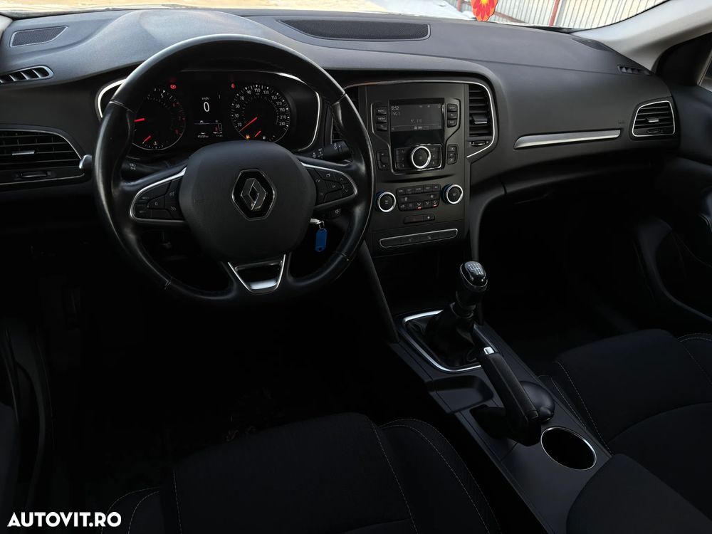 Renault Megane TCE 114 GPF Life - 11