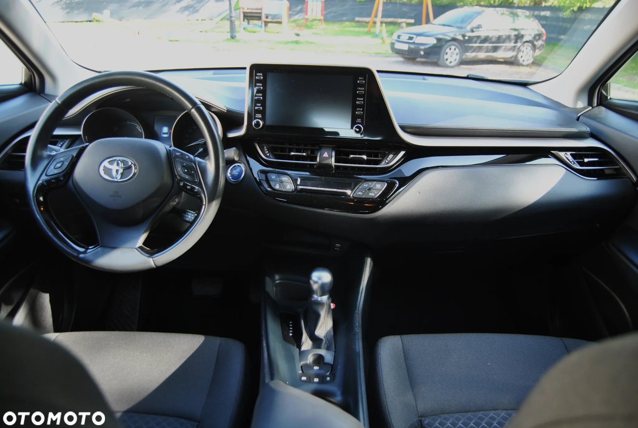 Toyota C-HR Hybrid Style Selection - 9