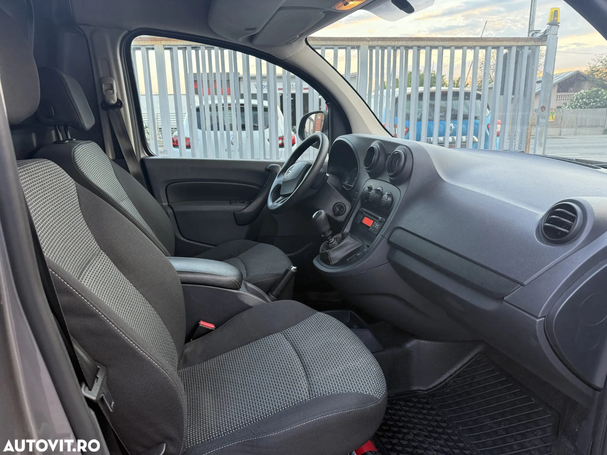 Mercedes-Benz Citan Mixto 110 CDI Lung 95CP FWD 6MT - 12