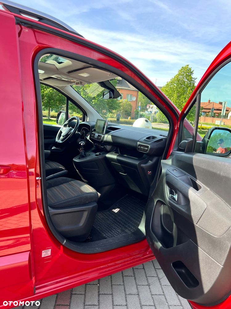 Opel Combo 1.2 Turbo Elite S&S - 9