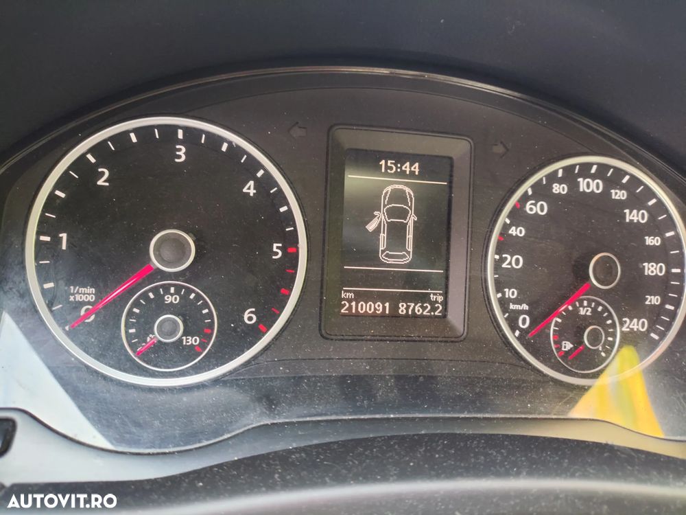 Volkswagen Tiguan - 1