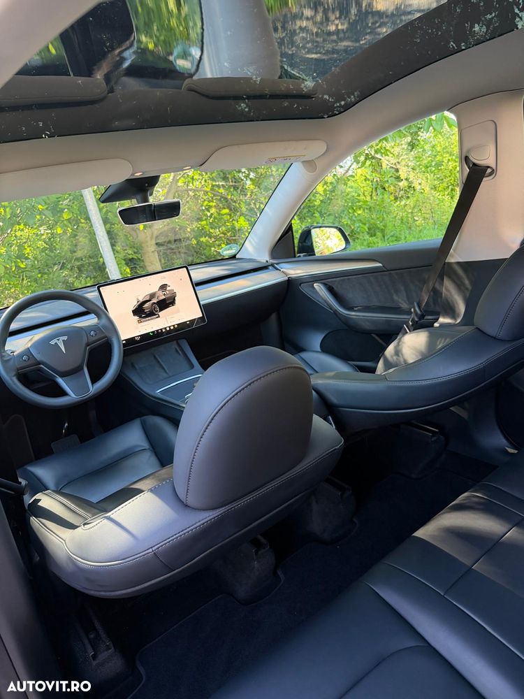 Tesla Model Y Long Range Dual Motor AWD - 6