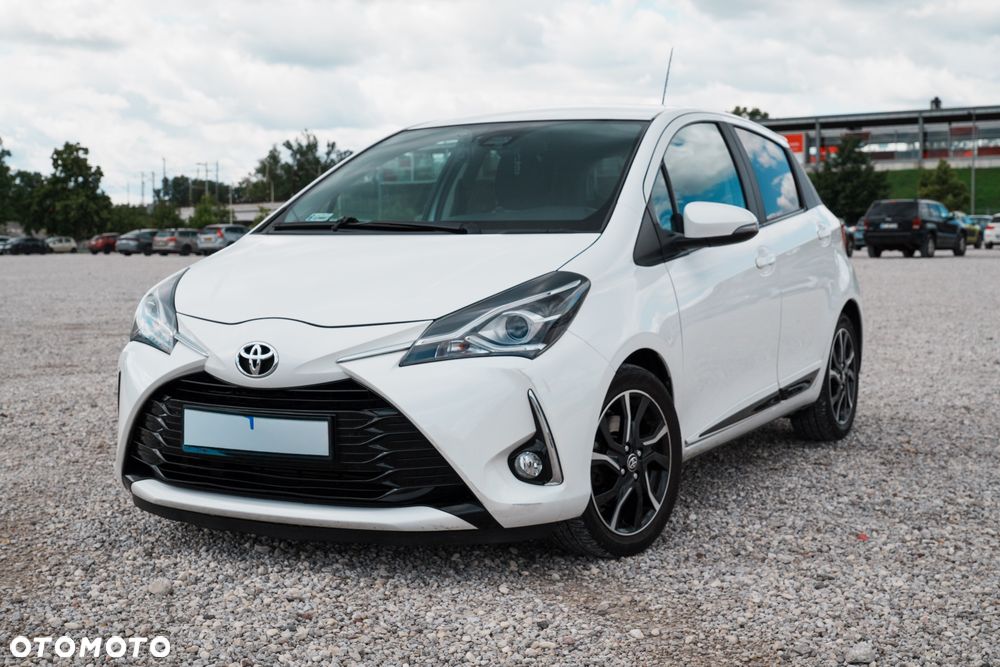 Toyota Yaris 1.5 Premium - 4