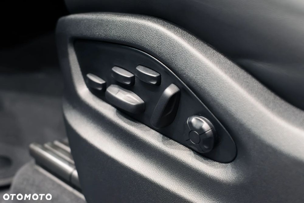 Porsche Cayenne E-Hybrid PHEV Black Edition - 34
