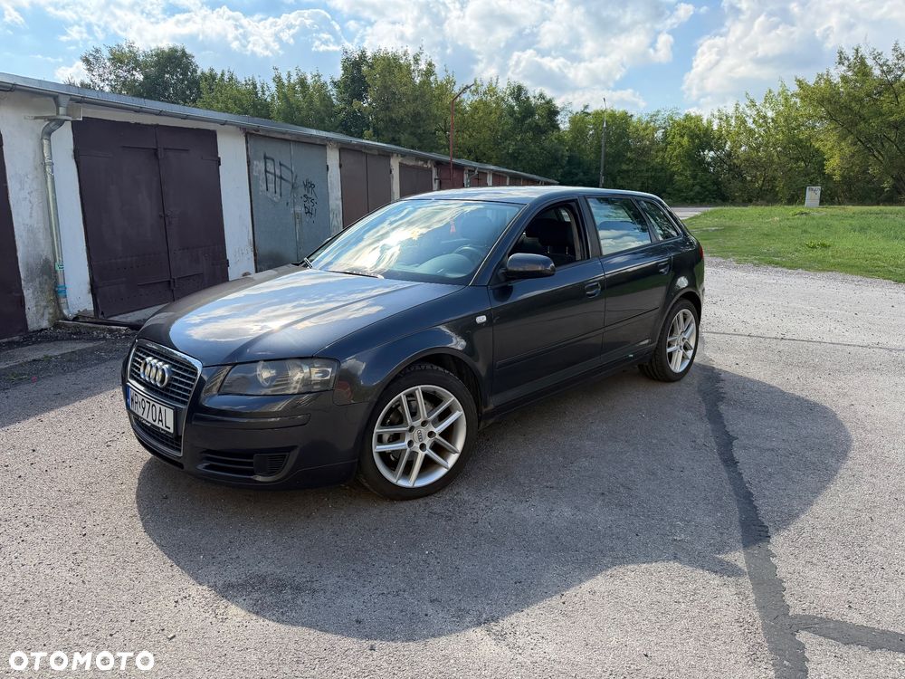 Audi A3 Sportback - 1