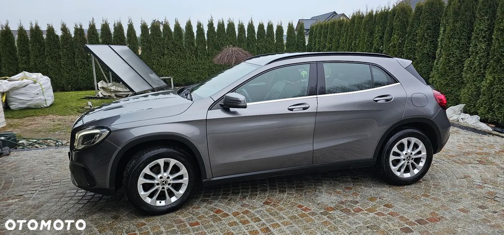 Mercedes-Benz GLA - 1