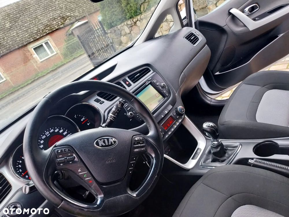 Kia Ceed - 10