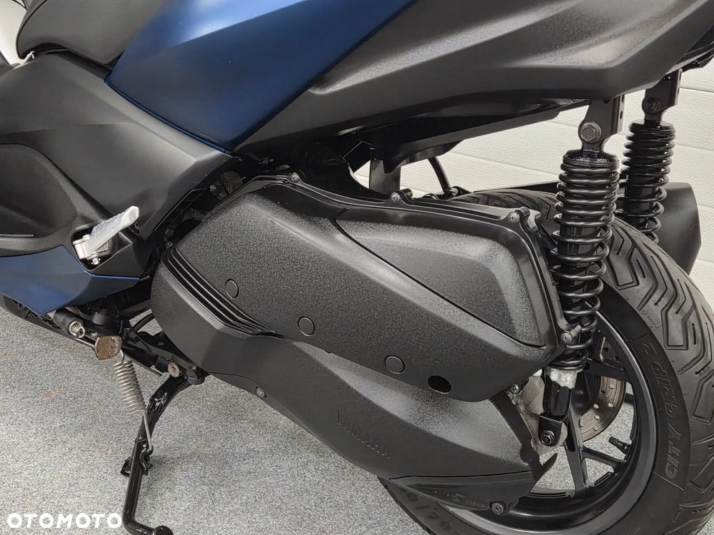 Yamaha X-max - 8