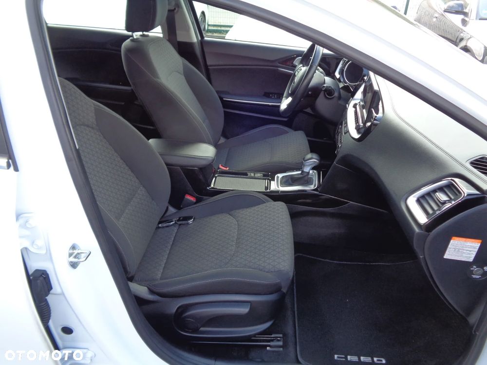 Kia Ceed 1.6 GDI DCT OPF Platinum Edition - 23