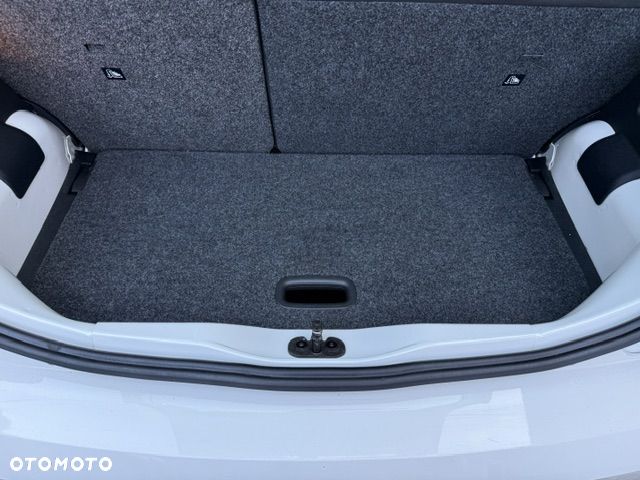 Volkswagen up! 1.0 move - 12