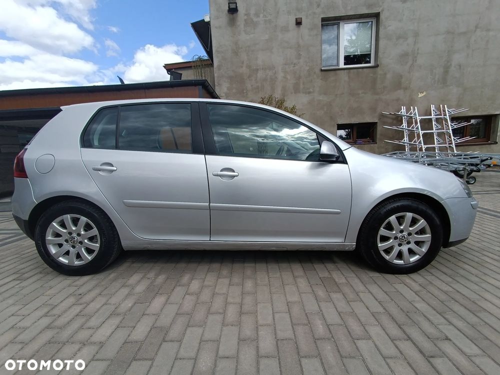 Volkswagen Golf 1.6 FSI United - 6