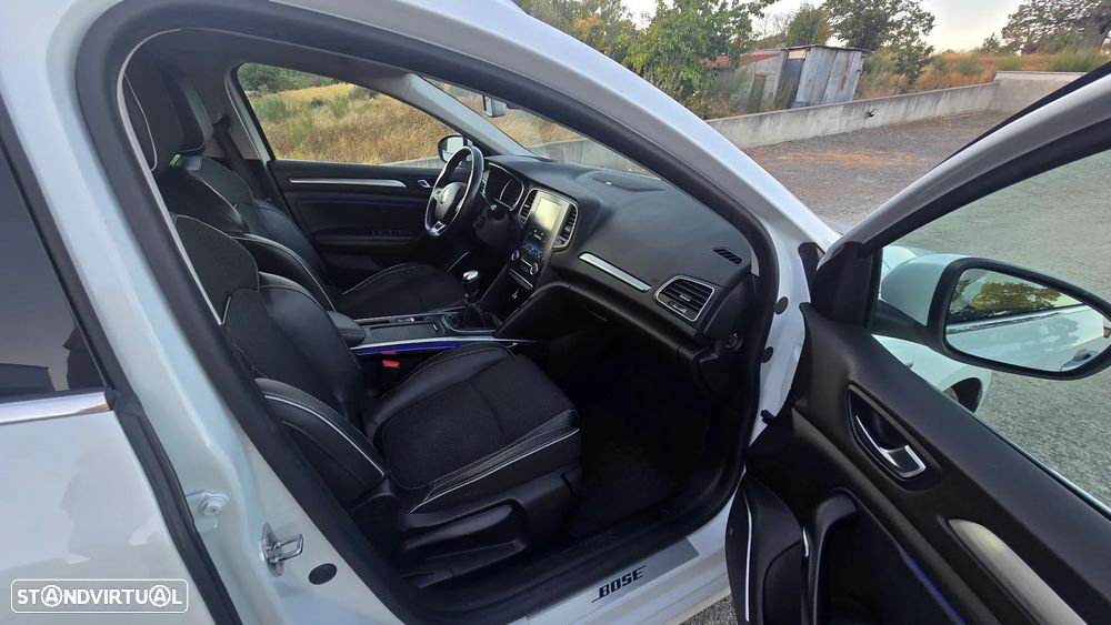Renault Mégane Sport Tourer 1.5 Blue dCi Bose Edition - 26