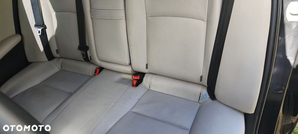 Toyota Avensis 2.0 D-4D 2010 - 4