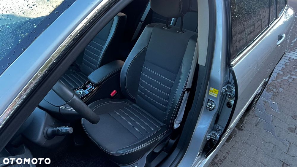 Renault Laguna 2.0 dCi Bose Edition ESM - 13