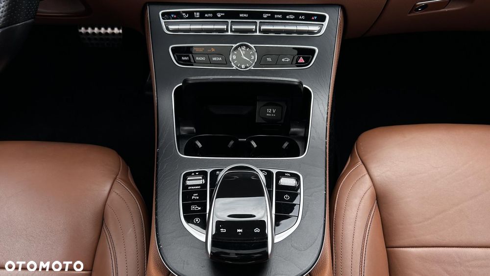 Mercedes-Benz Klasa E 220 d 4Matic 9G-TRONIC AMG Line - 21