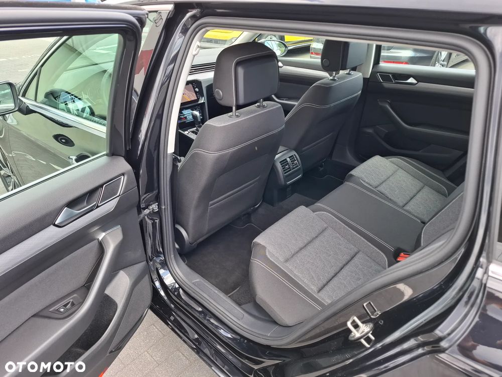 Volkswagen Passat Variant 2.0 TDI SCR Business DSG - 19