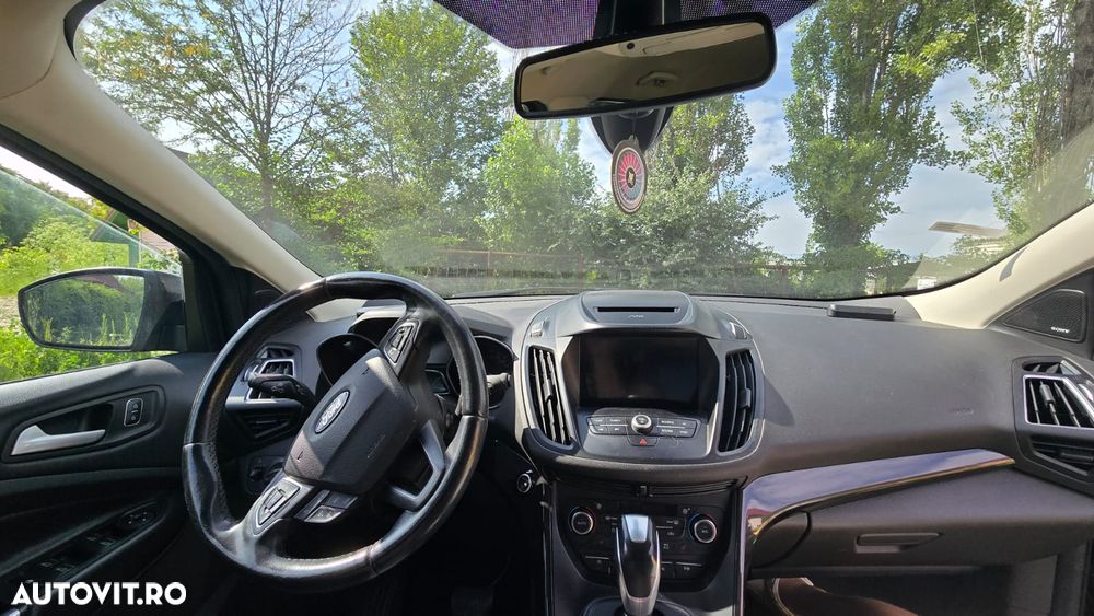 Ford Kuga 2.0 TDCi 4WD Powershift Titanium - 4