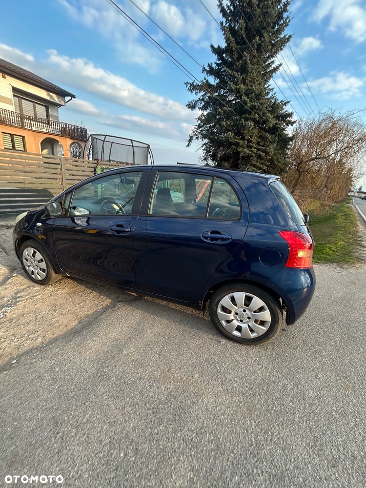 Toyota Yaris 1.3 Sol - 13