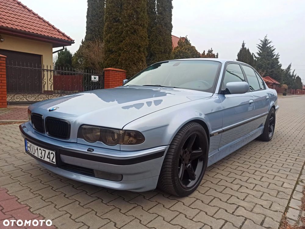 BMW Seria 7 - 10