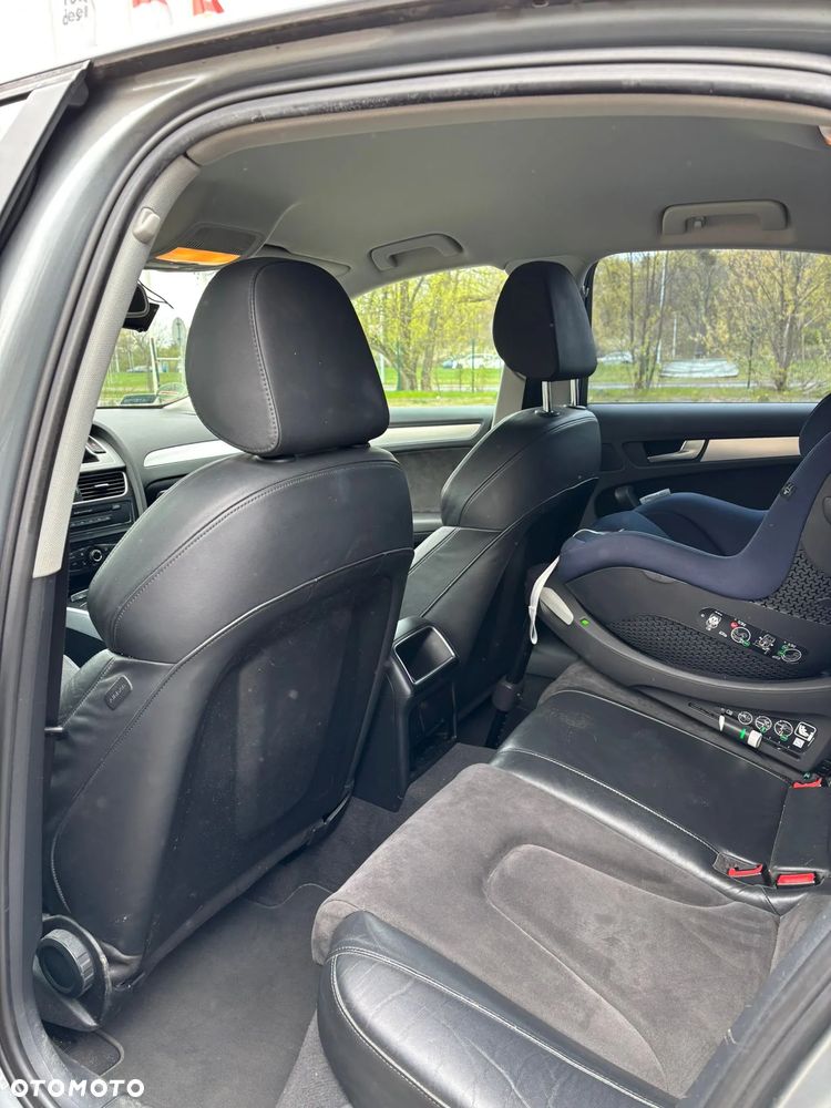 Audi A4 Limousine - 11