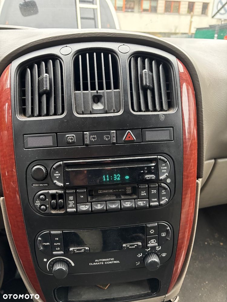 Chrysler Grand Voyager 2.5 CRD Limited - 11