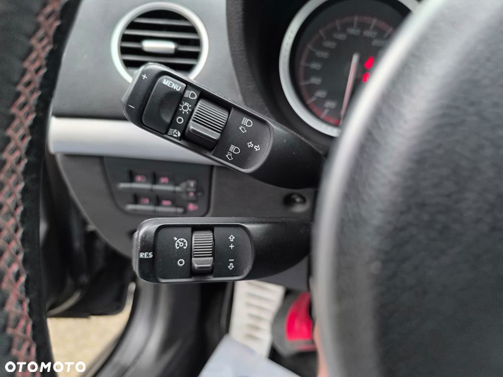 Alfa Romeo 159 1.9JTDM ti - 8
