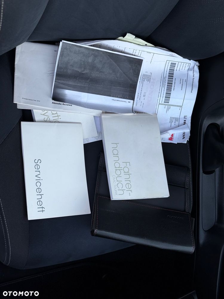 Honda Civic 1.6 i-DTEC Executive Black Edition - 28